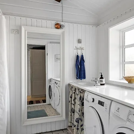 Gorgeous In With Sauna Holiday home Tisvildeleje